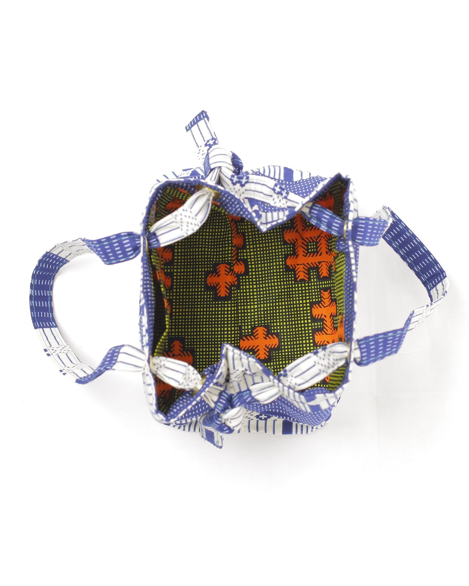 Interior del bolso de algodón con tela africana.