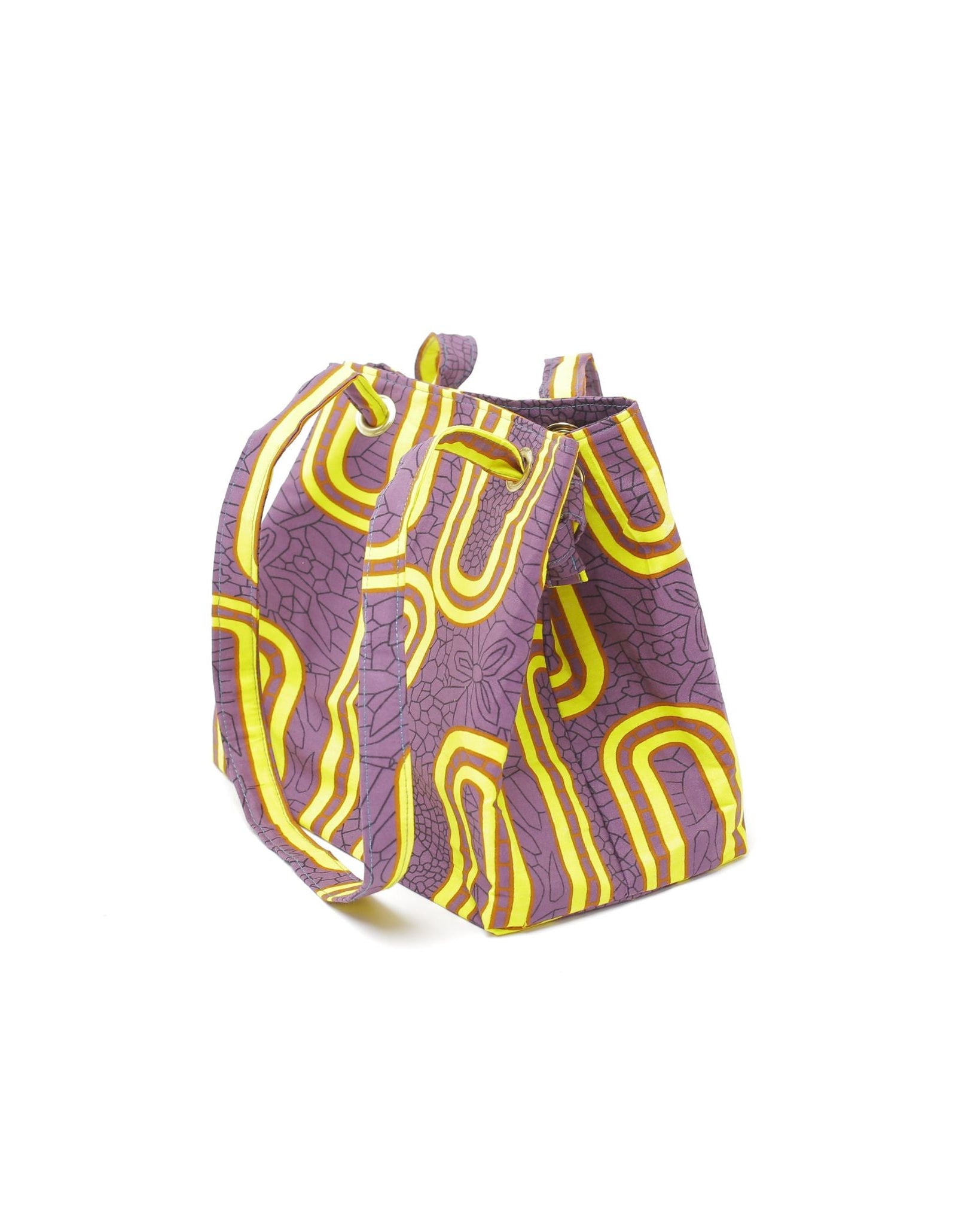 vista del lateral del bolos de algodón con tela africana color lila.