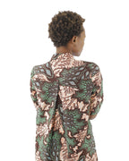 Detalle de la espalda del vestido camisero.