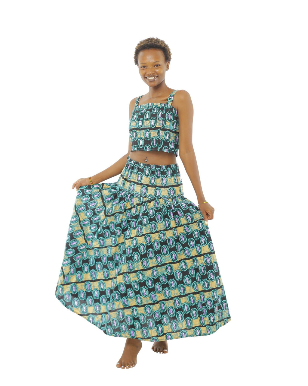 Falda larga de tela africana con algodón puro vista de frente.