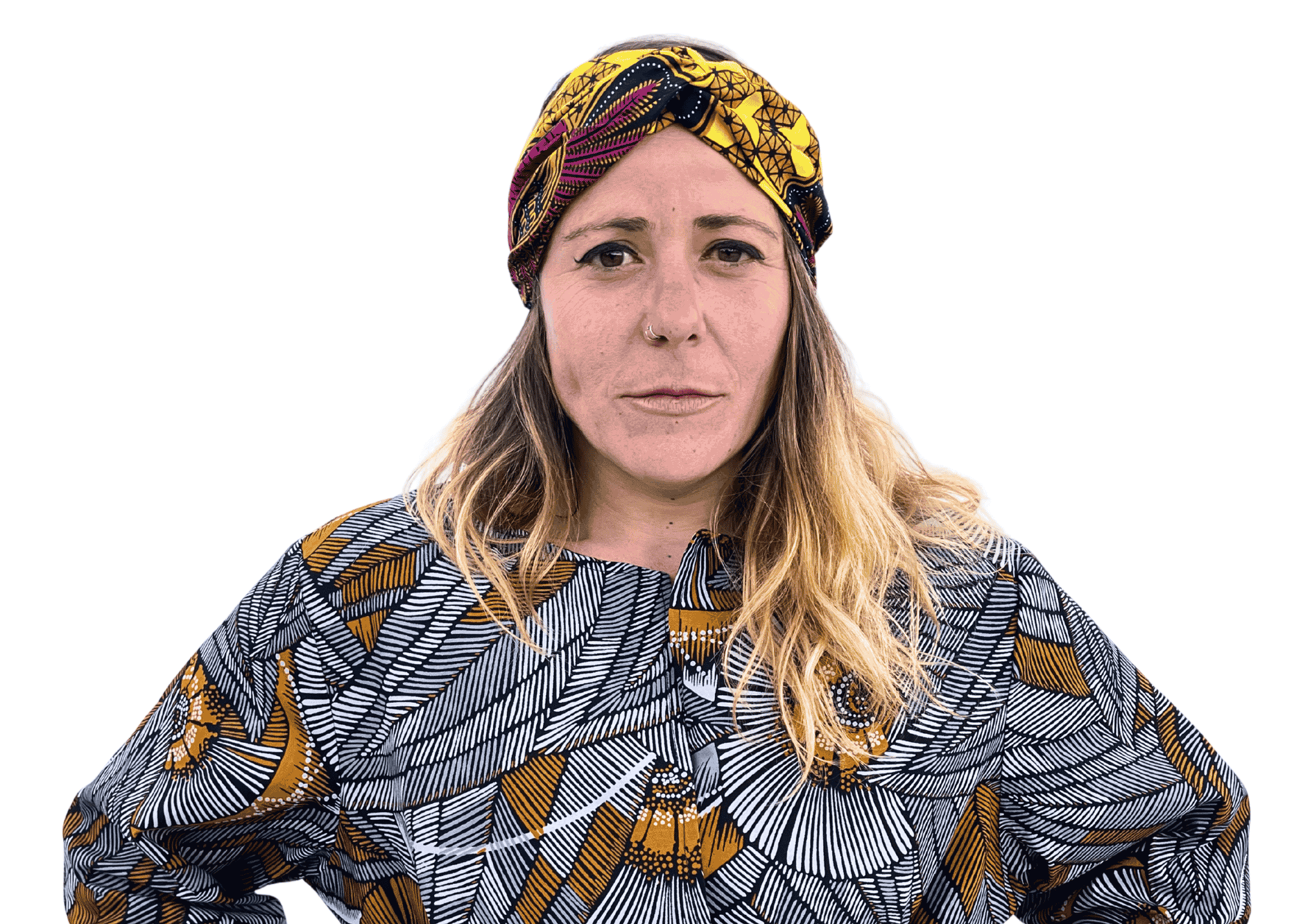 Modelo con turbante y chaqueta de tela africana
