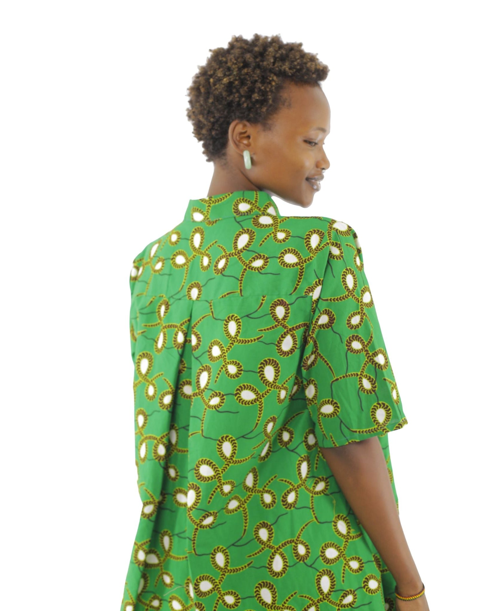 Detalle de la espalda del vestido  camisero.