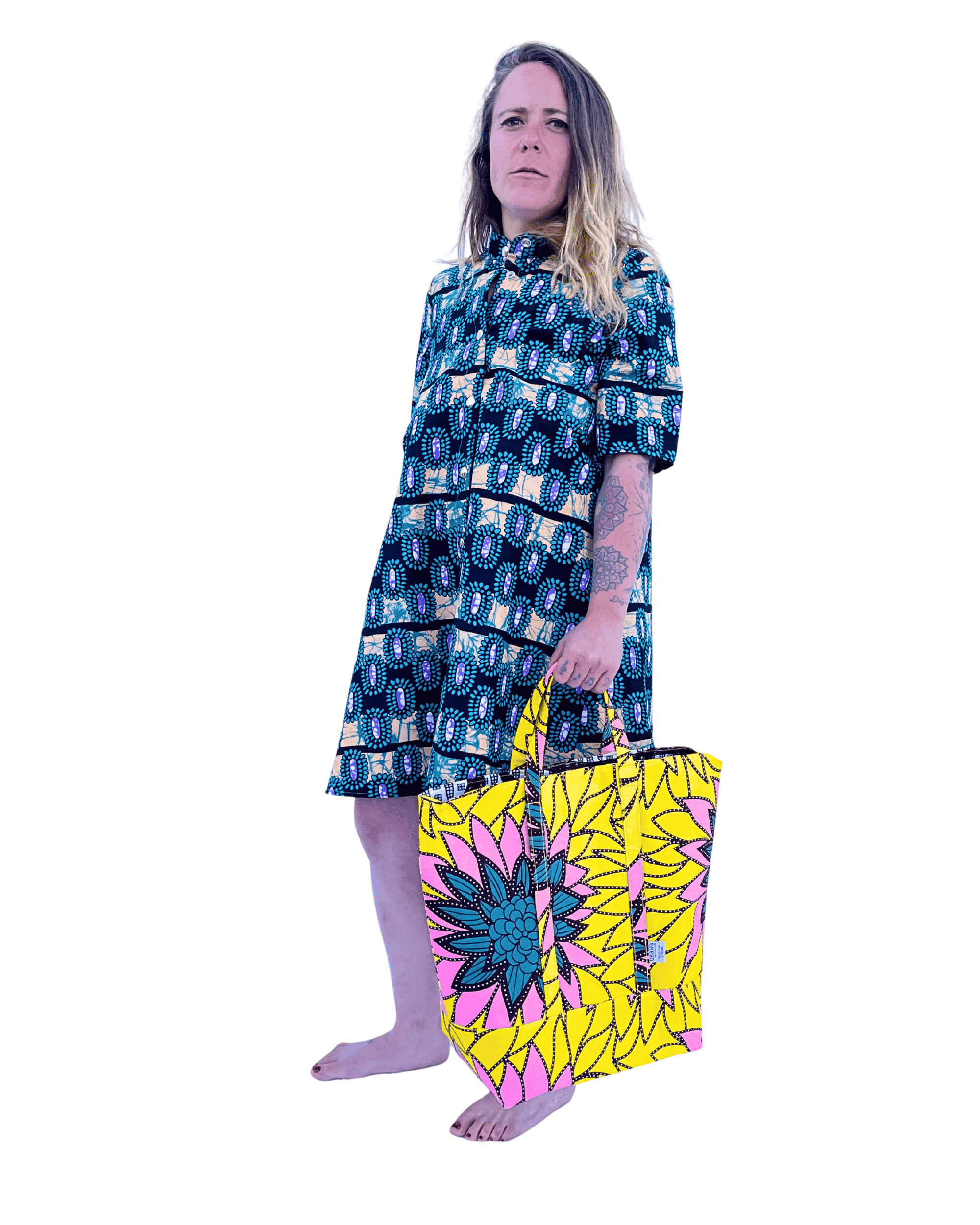 Vestido camisero de algodón con tela africana turquesa.